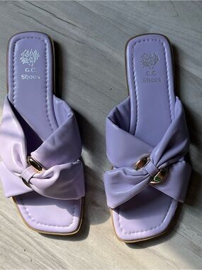 G.C. Shoes Lavender Knot Slide Sandals